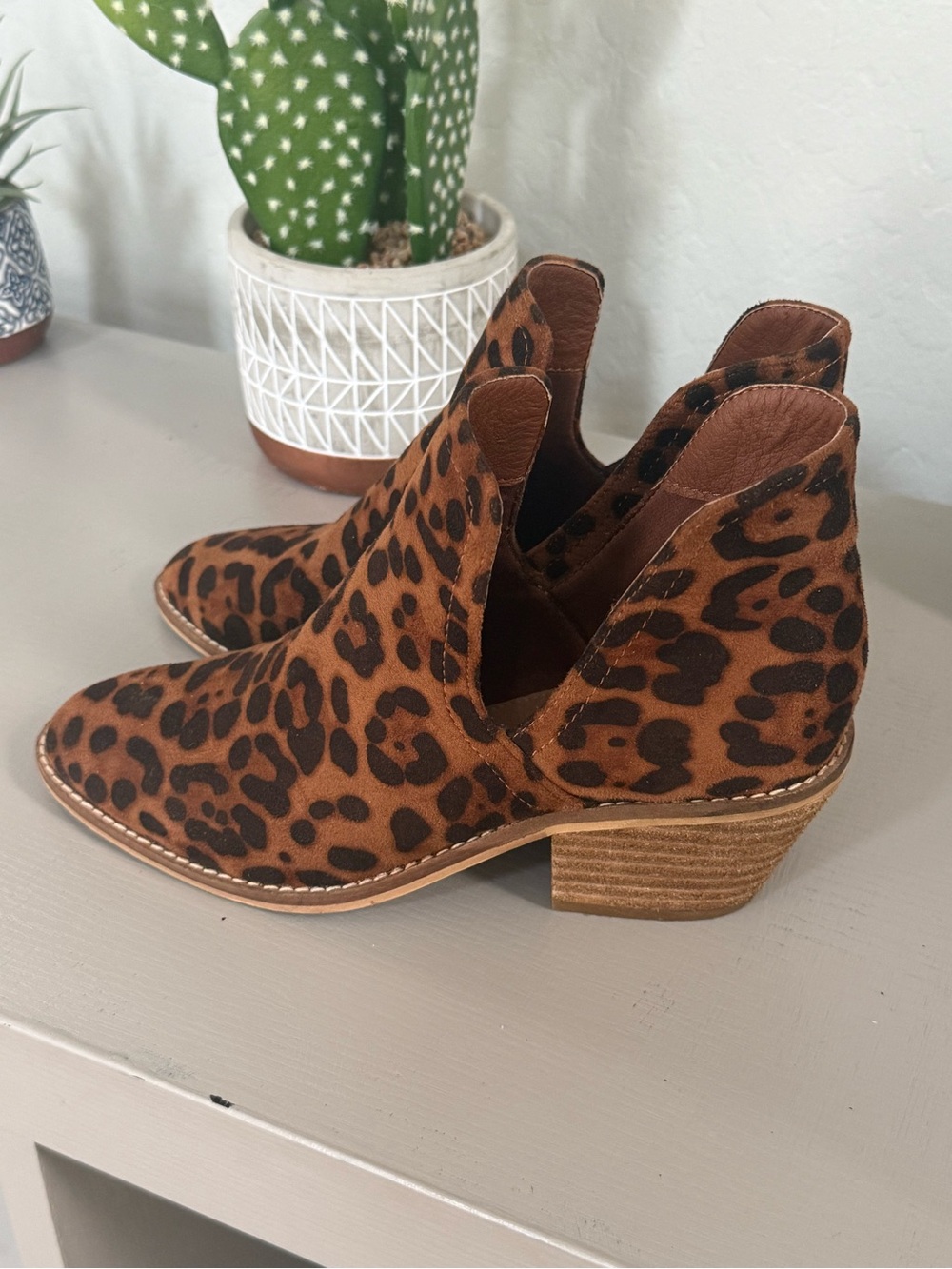 Leopard Print Cutout Ankle Booties - Brown/Black